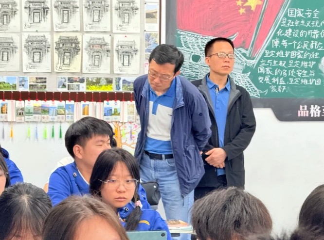 育美学术｜江岸区教研室专家莅临我校指导高三复习备考工作