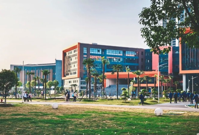 校园开放日 | 育美“五一”开放日火爆全城！家长学生争相探校，艺术热潮席卷武汉！